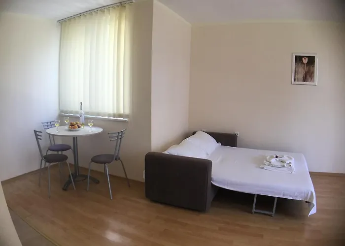 Marina Panorama Grand Private Apartment