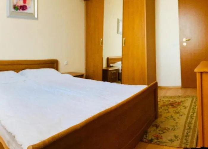 Marina Panorama Grand Private Apartment *